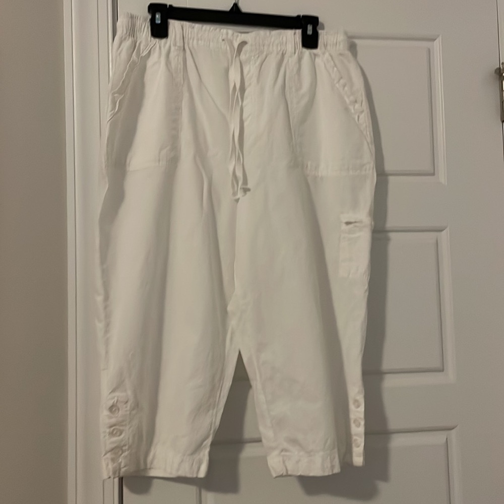 Like new baggie capris